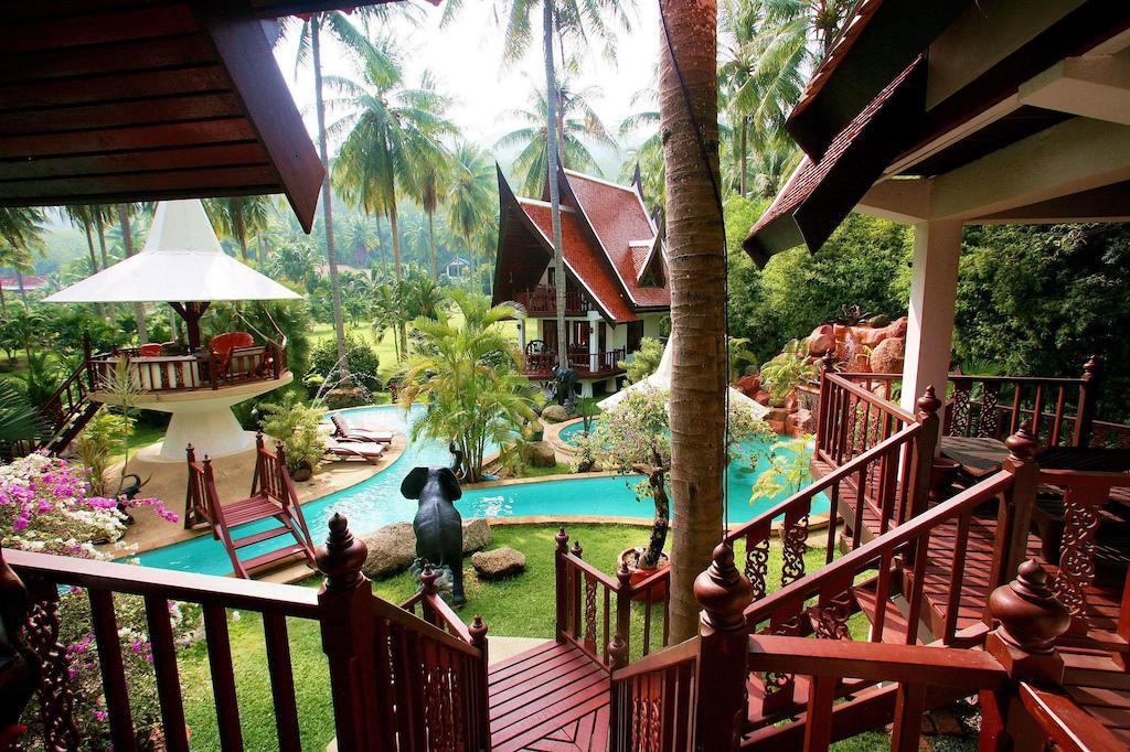 Coco Palace Resort Nai Harn Værelse billede