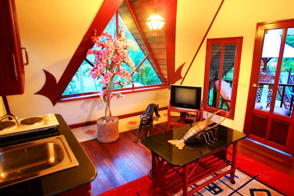 Coco Palace Resort Nai Harn Værelse billede