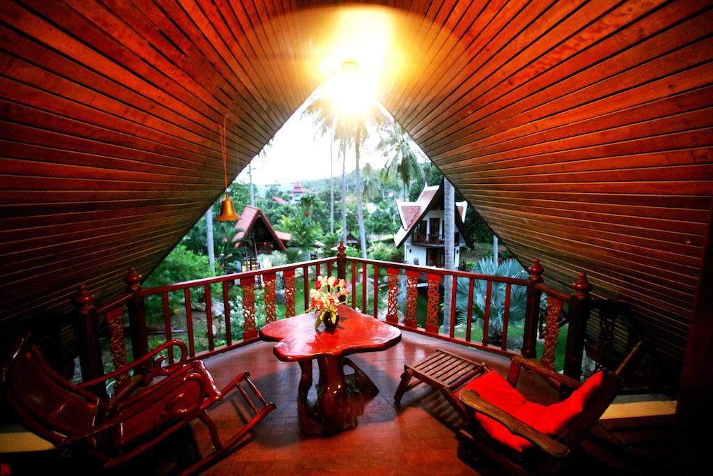 Coco Palace Resort Nai Harn Værelse billede