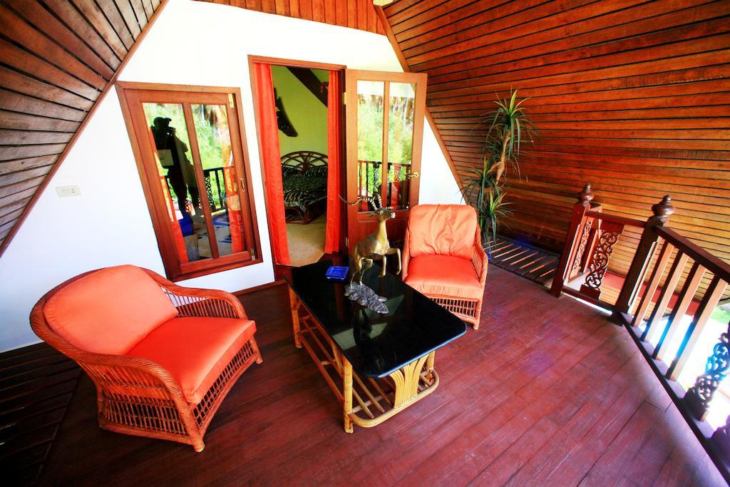 Coco Palace Resort Nai Harn Værelse billede