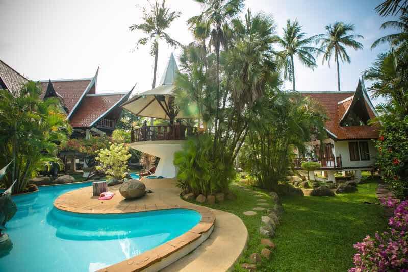 Coco Palace Resort Nai Harn Eksteriør billede