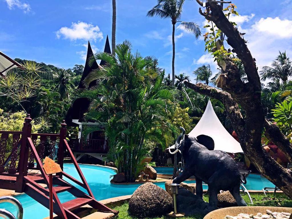 Coco Palace Resort Nai Harn Eksteriør billede
