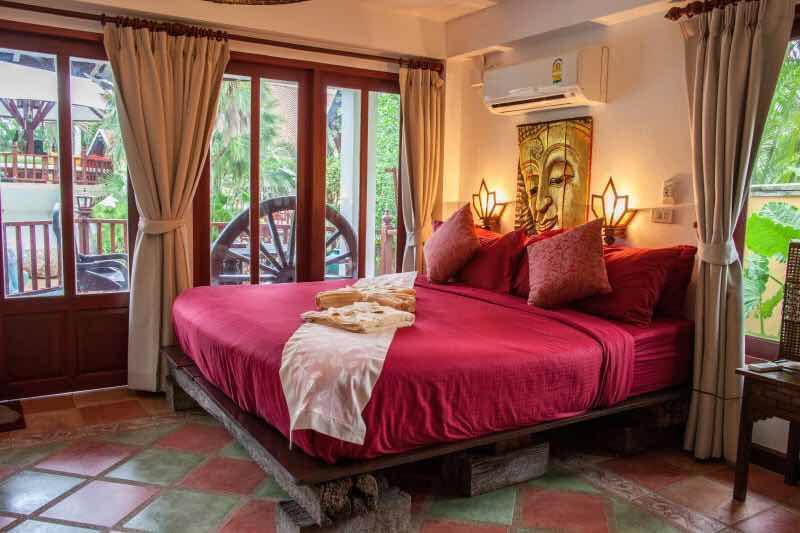 Coco Palace Resort Nai Harn Eksteriør billede
